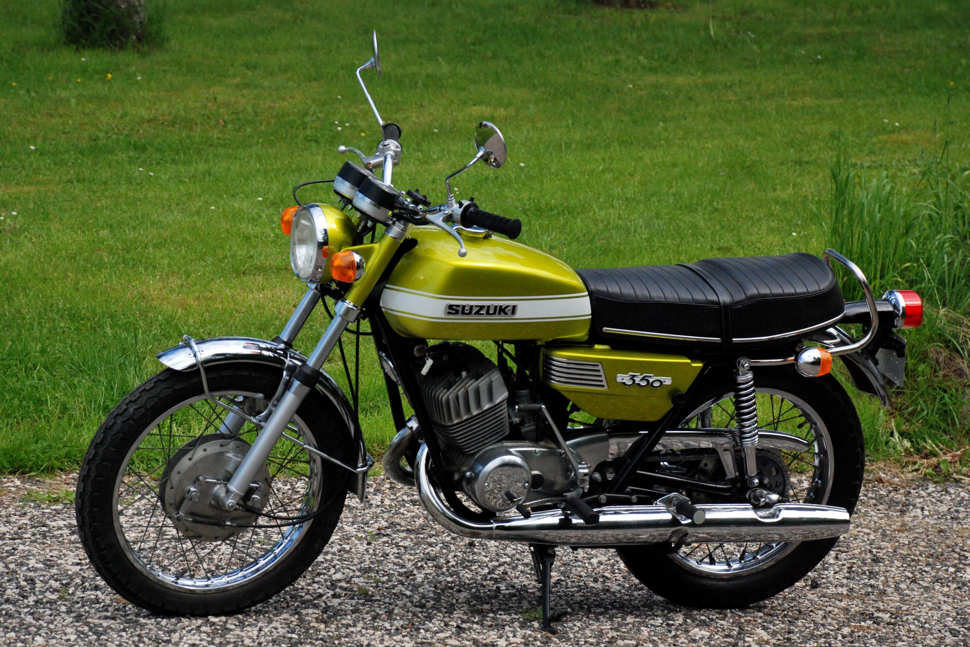 Suzuki T 350 R 1973 - from Jacky Basconnet